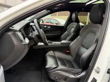 VOLVO XC60 T6 Hybrid Ultimate Dark 1Hd Unfallfrei TOP!