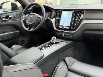 VOLVO XC60 T6 Hybrid Ultimate Dark 1Hd Unfallfrei TOP!