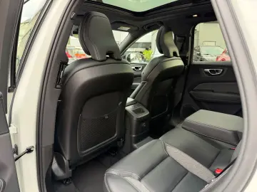 VOLVO XC60 T6 Hybrid Ultimate Dark 1Hd Unfallfrei TOP!