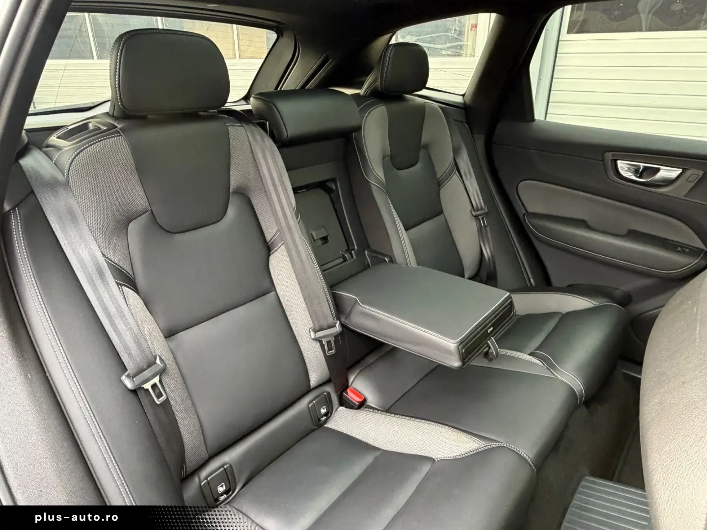 VOLVO XC60 T6 Hybrid Ultimate Dark 1Hd Unfallfrei TOP!