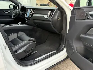 VOLVO XC60 T6 Hybrid Ultimate Dark 1Hd Unfallfrei TOP!