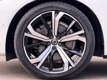 VOLVO XC60 T6 Hybrid Ultimate Dark 1Hd Unfallfrei TOP!