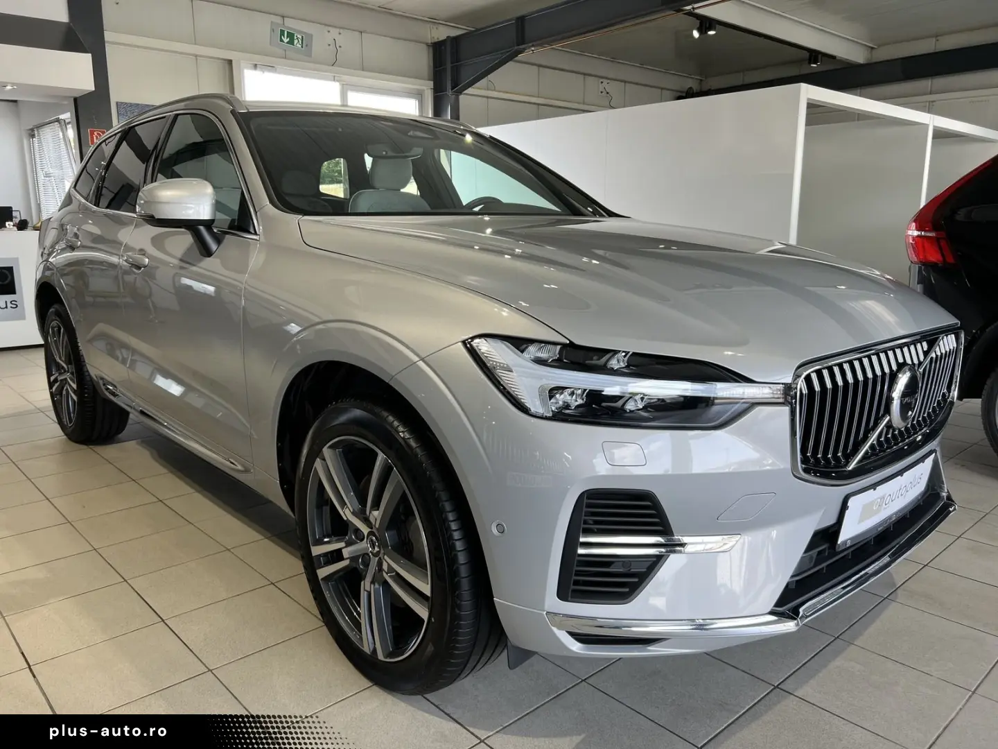 VOLVO XC60 T6 Plus Bright Recharge AWD Tailored Wool