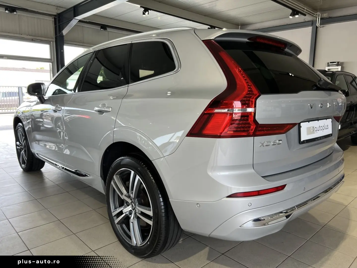 VOLVO XC60 T6 Plus Bright Recharge AWD Tailored Wool