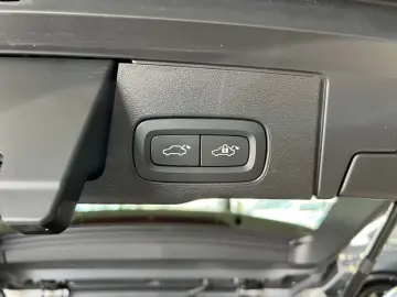 VOLVO XC60 T6 Plus Bright Recharge AWD Tailored Wool