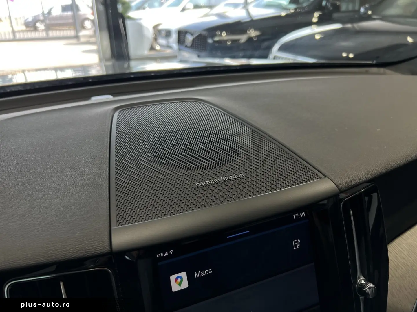 VOLVO XC60 T6 Plus Bright Recharge AWD Tailored Wool