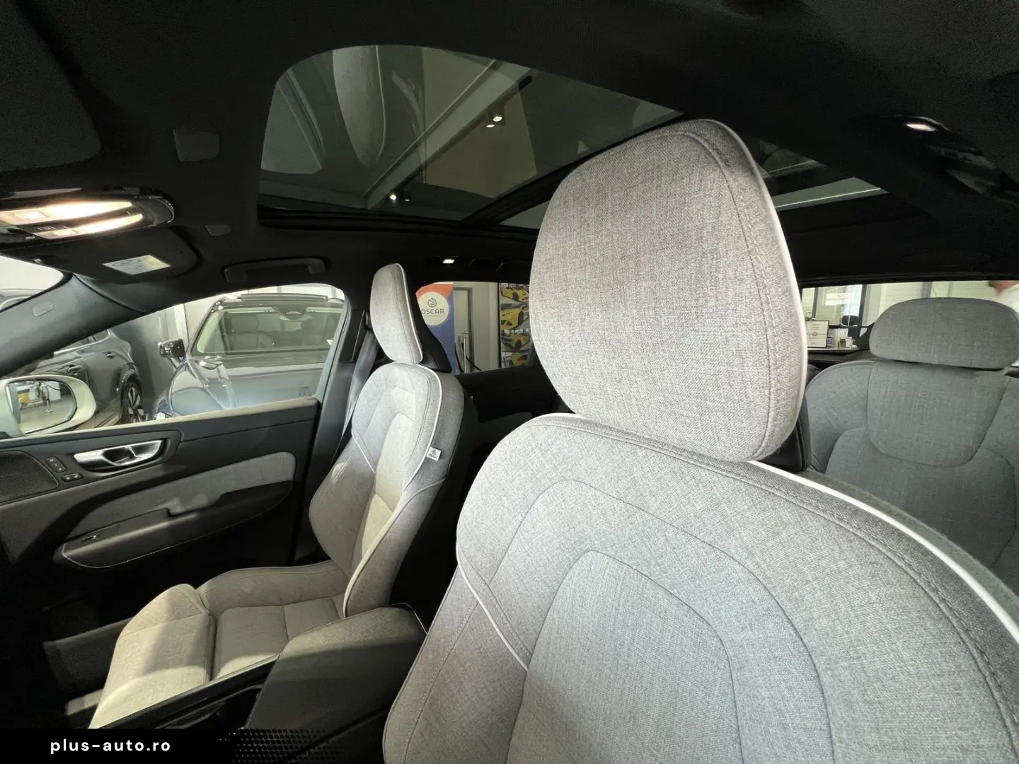 VOLVO XC60 T6 Plus Bright Recharge AWD Tailored Wool