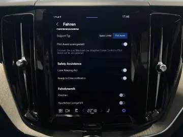 VOLVO XC60 T6 Plus Bright Recharge AWD Tailored Wool