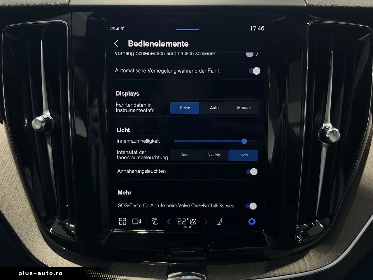 VOLVO XC60 T6 Plus Bright Recharge AWD Tailored Wool