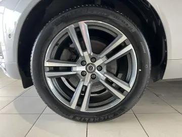 VOLVO XC60 T6 Plus Bright Recharge AWD Tailored Wool