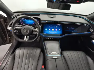 MERCEDES-BENZ E 220 d AMG Prem Plus Pano Distr SuperScreen