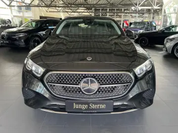 MERCEDES-BENZ E 220 T d Avantgarde Distronic Pano AHK 19Zoll