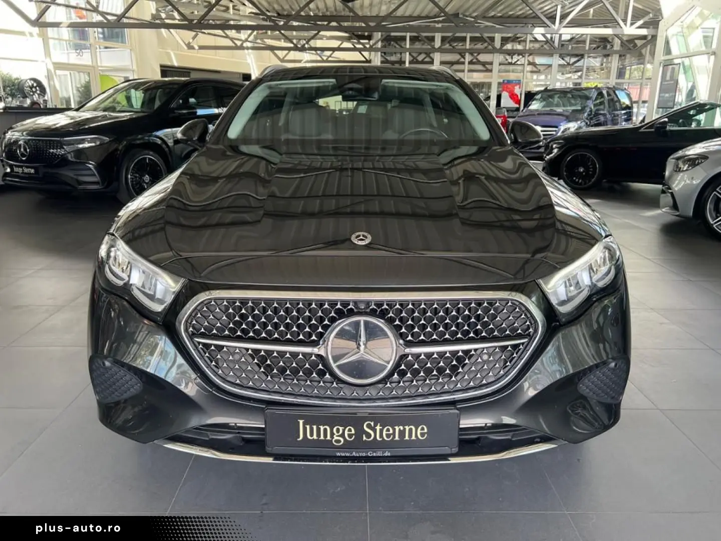 MERCEDES-BENZ E 220 T d Avantgarde Distronic Pano AHK 19Zoll