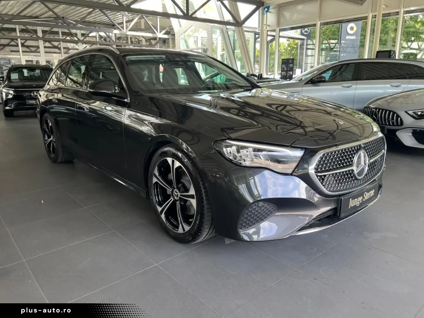 MERCEDES-BENZ E 220 T d Avantgarde Distronic Pano AHK 19Zoll