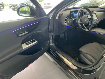 MERCEDES-BENZ E 220 T d Avantgarde Distronic Pano AHK 19Zoll