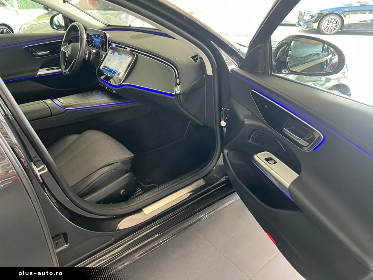 MERCEDES-BENZ E 220 T d Avantgarde Distronic Pano AHK 19Zoll