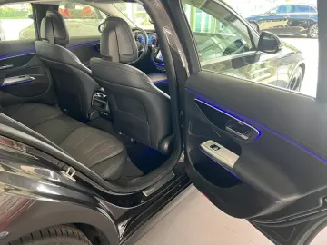 MERCEDES-BENZ E 220 T d Avantgarde Distronic Pano AHK 19Zoll