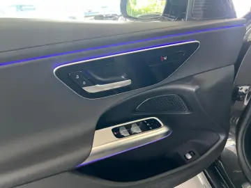 MERCEDES-BENZ E 220 T d Avantgarde Distronic Pano AHK 19Zoll