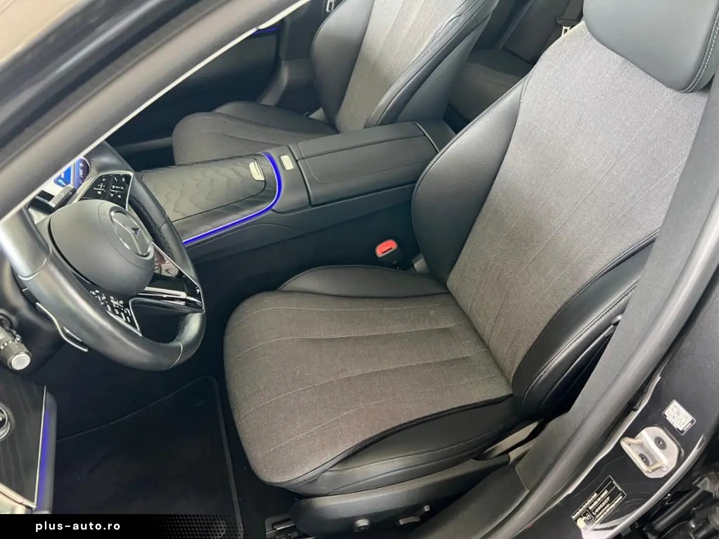 MERCEDES-BENZ E 220 T d Avantgarde Distronic Pano AHK 19Zoll