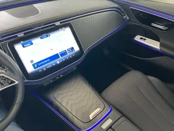 MERCEDES-BENZ E 220 T d Avantgarde Distronic Pano AHK 19Zoll