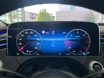 MERCEDES-BENZ E 220 T d Avantgarde Distronic Pano AHK 19Zoll