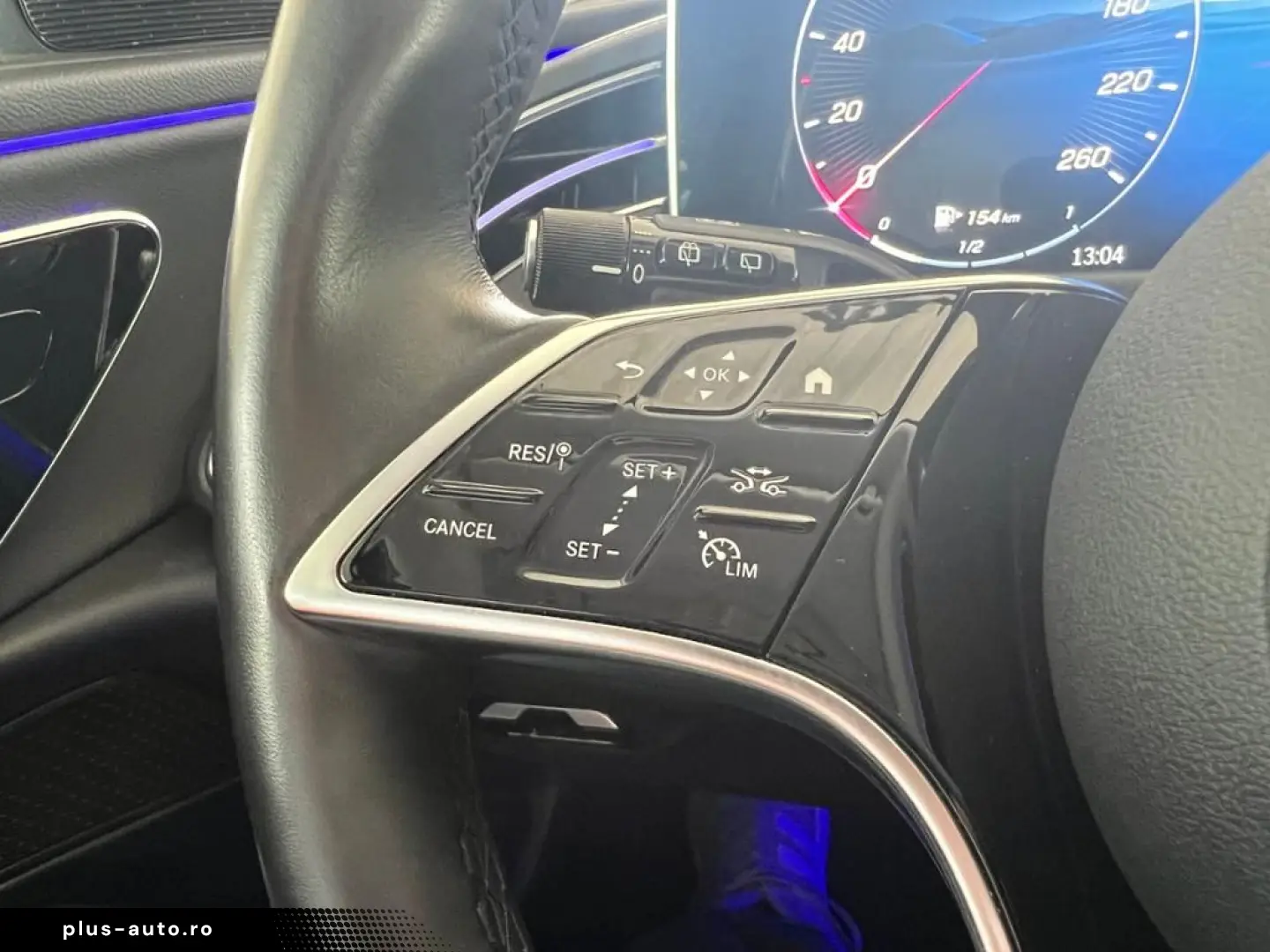 MERCEDES-BENZ E 220 T d Avantgarde Distronic Pano AHK 19Zoll