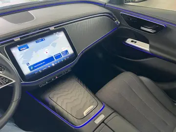 MERCEDES-BENZ E 220 T d Avantgarde Distronic Pano AHK 19Zoll