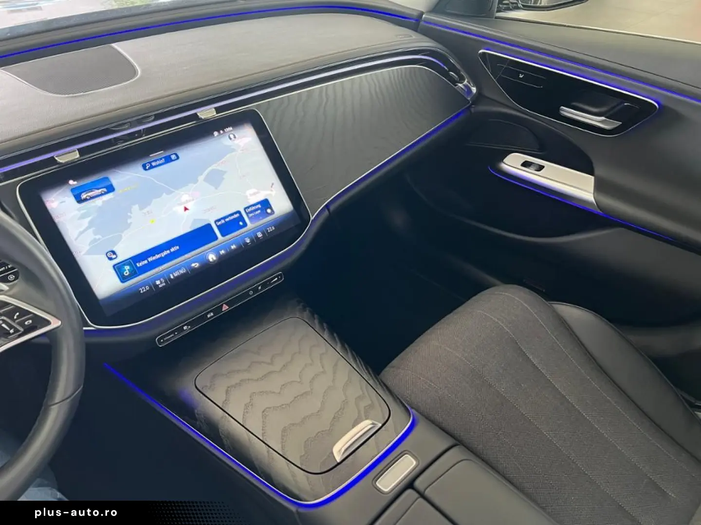 MERCEDES-BENZ E 220 T d Avantgarde Distronic Pano AHK 19Zoll