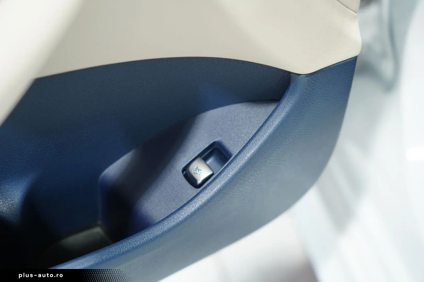 MERCEDES-BENZ E 200 Coupé 4M AMG Line 1H  Pano LUFT &hellip;