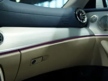 MERCEDES-BENZ E 200 Coupé 4M AMG Line 1H  Pano LUFT &hellip;