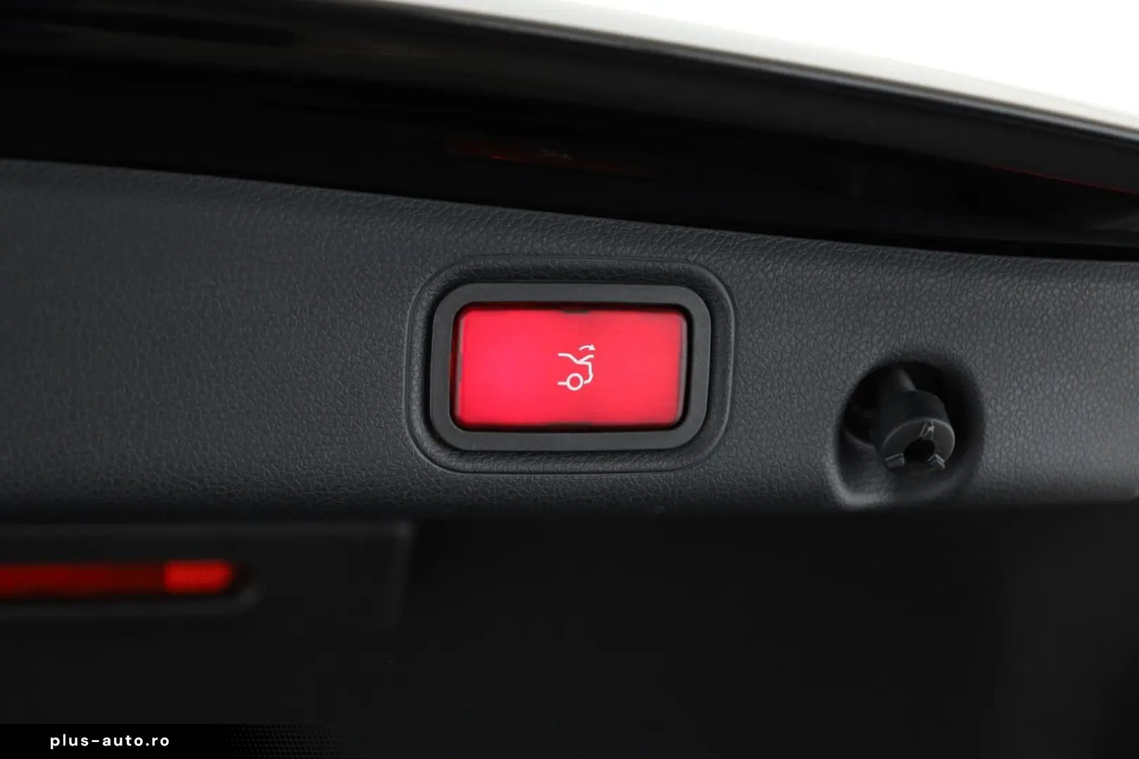 MERCEDES-BENZ E 400 d 4M 9G AMG LED Pano Widescreen &hellip;