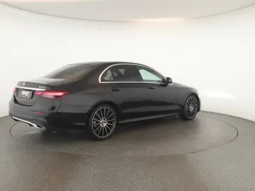 MERCEDES-BENZ E 400 d 4M 9G AMG LED Pano Widescreen &hellip;