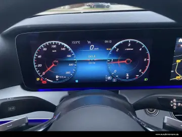 MERCEDES-BENZ E 200 d Limousine AHK KAMERA MBUX LED