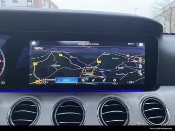 MERCEDES-BENZ E 200 d Limousine AHK KAMERA MBUX LED