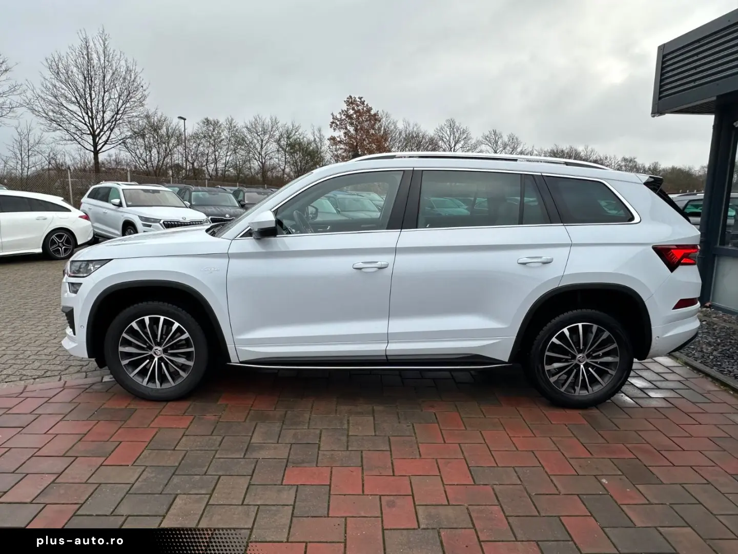SKODA Kodiaq 2.0 TDI DSG 4x4 L&K STANDH PANO AHK 360