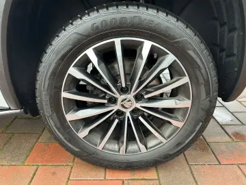 SKODA Kodiaq 2.0 TDI DSG 4x4 L&K STANDH PANO AHK 360