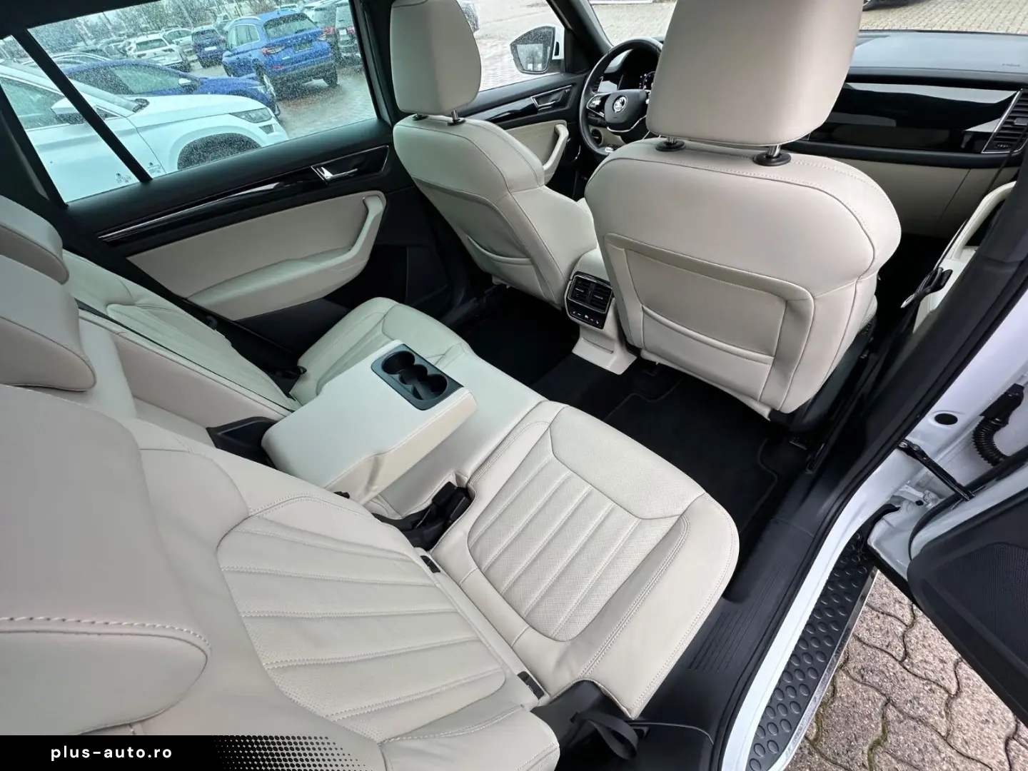 SKODA Kodiaq 2.0 TDI DSG 4x4 L&K STANDH PANO AHK 360