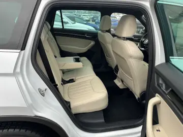 SKODA Kodiaq 2.0 TDI DSG 4x4 L&K STANDH PANO AHK 360