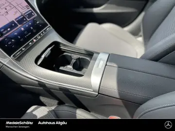 MERCEDES-BENZ C 180 Avantgarde 18  Distronic SHD D-Light 360