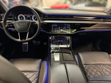 AUDI A8 60TFSIe quattro S line HUD DIGITAL-MATRIX RSE