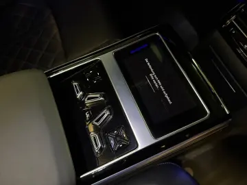 AUDI A8 60TFSIe quattro S line HUD DIGITAL-MATRIX RSE