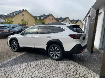 SUBARU Outback 2.5i Platinum Lineartronic