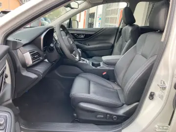 SUBARU Outback 2.5i Platinum Lineartronic