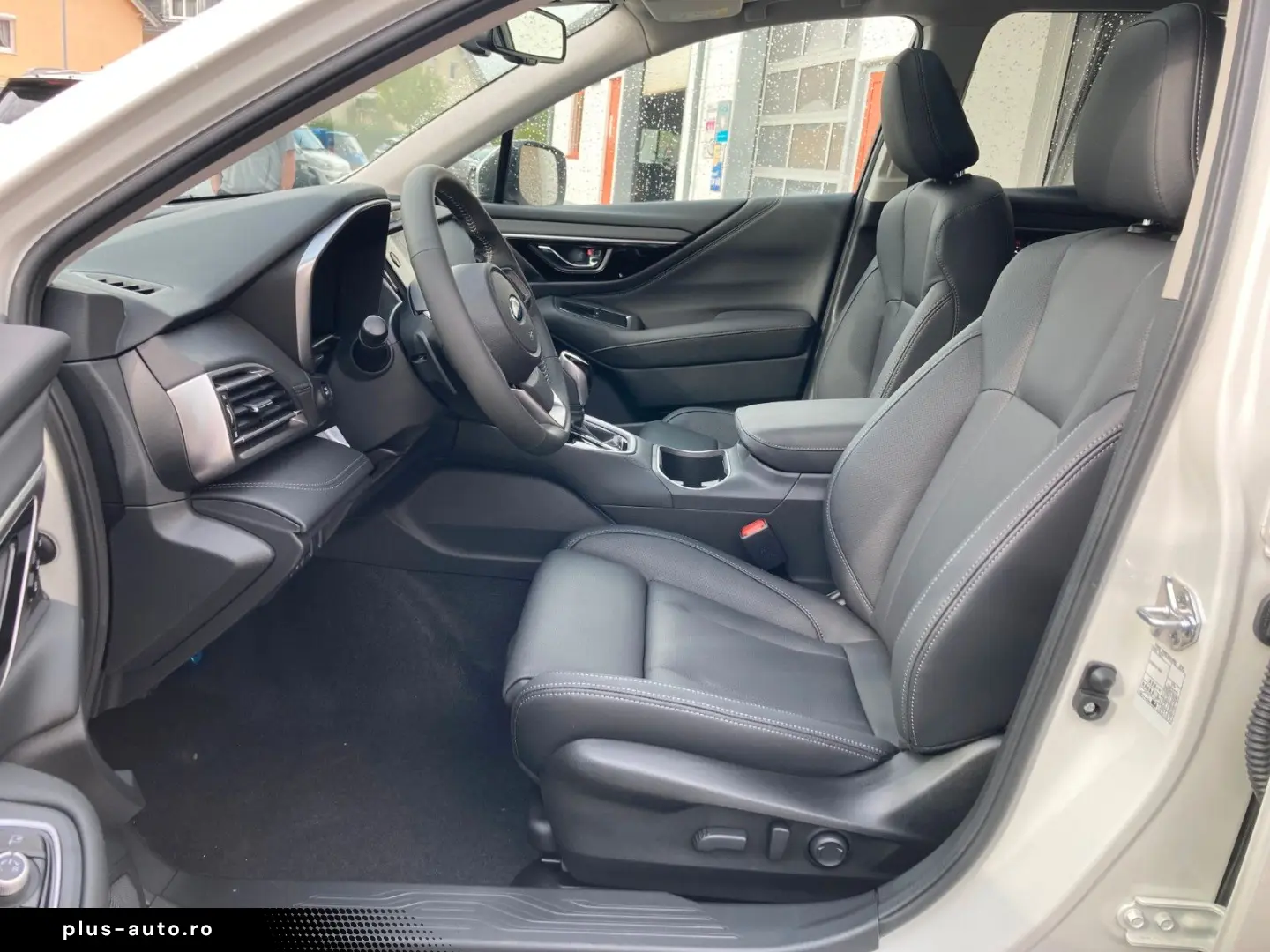 SUBARU Outback 2.5i Platinum Lineartronic