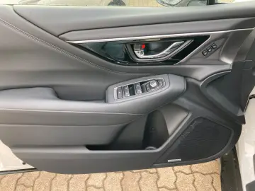 SUBARU Outback 2.5i Platinum Lineartronic