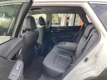 SUBARU Outback 2.5i Platinum Lineartronic