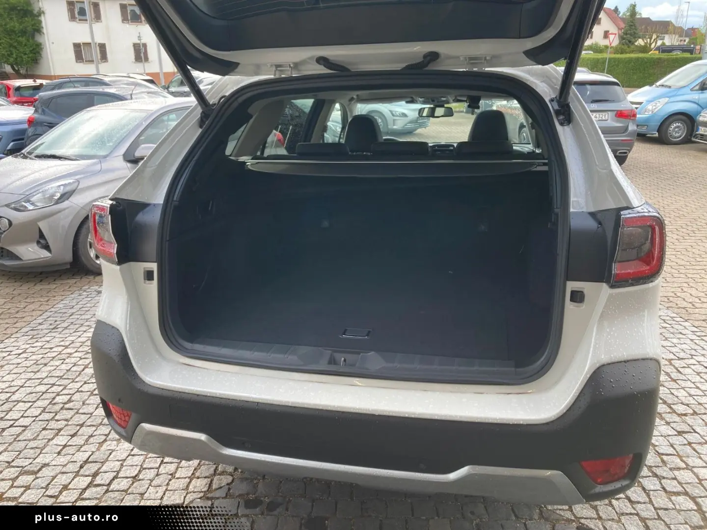 SUBARU Outback 2.5i Platinum Lineartronic