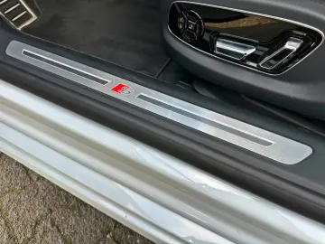 AUDI A8 60TFSI qu. S LINE BLACK PANO B&O ADV. CARBON