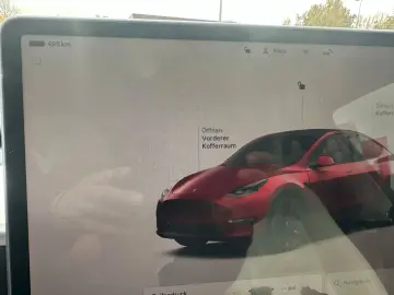 TESLA Model Y LR AWD Red Innen
