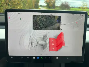 TESLA Model Y LR AWD Red Innen